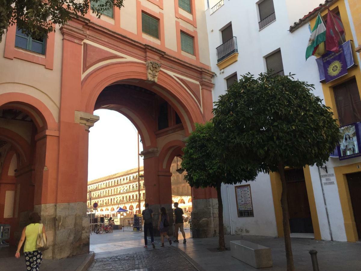 קורדובה Apartamento Plaza De La Corredera מראה חיצוני תמונה
